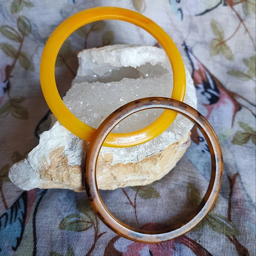 Pair Of 2 Plastic Yellow Marbled Faux Tortoise Lucite Vintage Bangle Bracelets